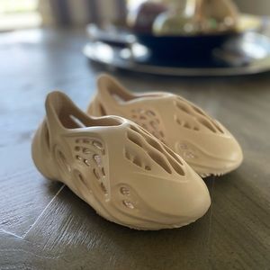 Kids/Toddler Foam Runners size 12C